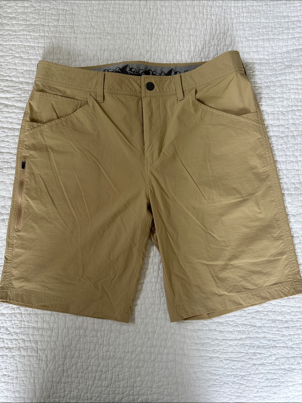 Stio Cut Back Shorts. Men's Flat Front Shorts - Tan